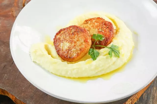 Куриная котлета с пюре